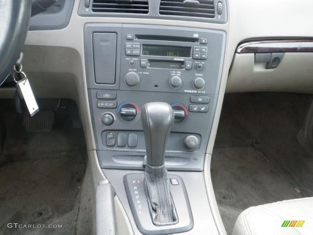 2001 Volvo V70 2.4 5 Speed Automatic Transmission Photo #48230606