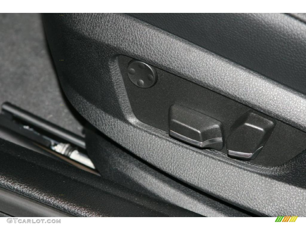 2011 5 Series 528i Sedan - Black Sapphire Metallic / Black photo #12