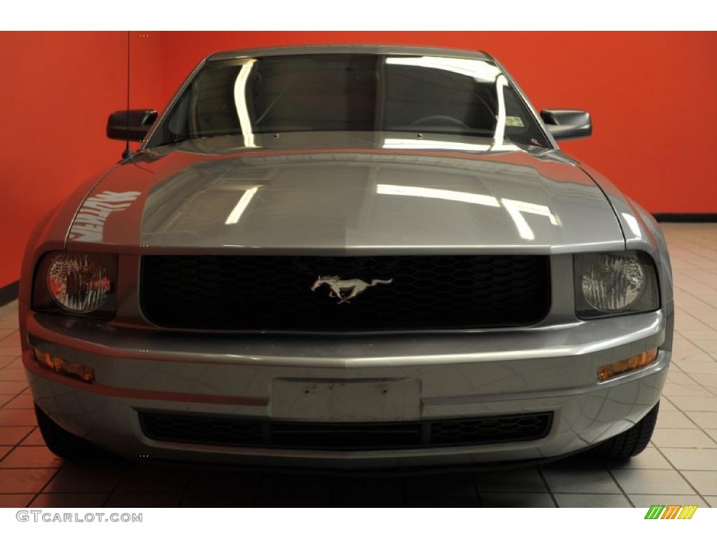 2007 Mustang V6 Deluxe Coupe - Tungsten Grey Metallic / Dark Charcoal photo #23