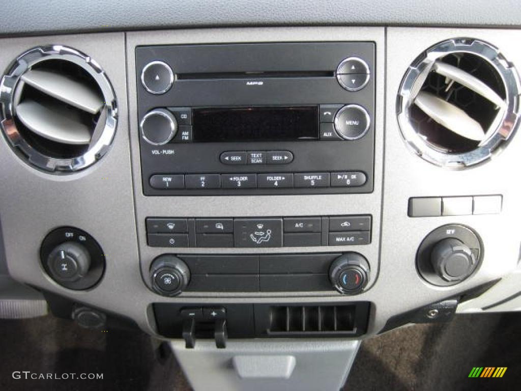 2011 Ford F250 Super Duty XLT SuperCab Controls Photo #48234156