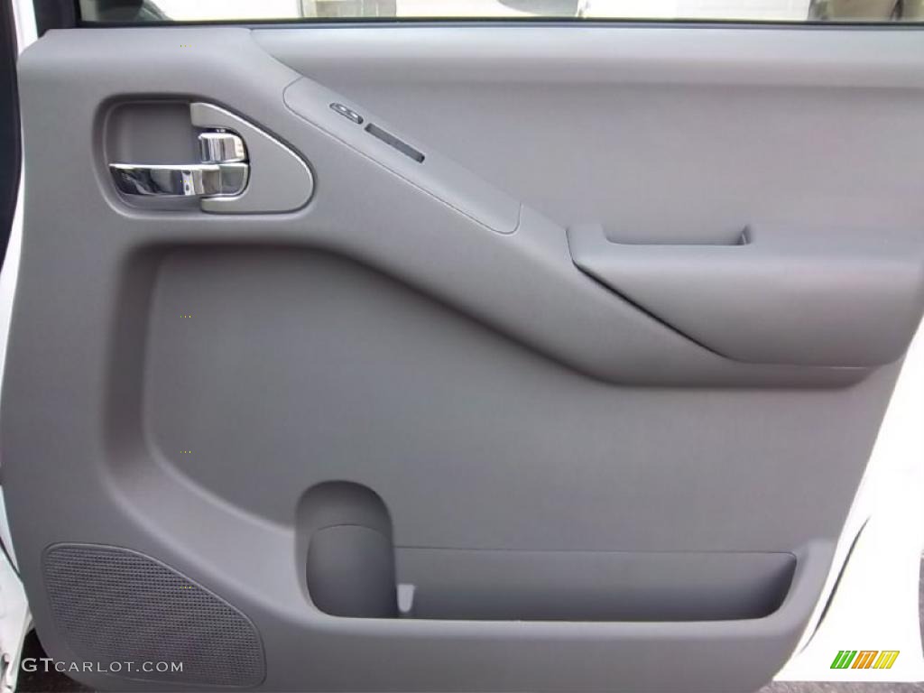 2010 Nissan Frontier SE King Cab Door Panel Photos