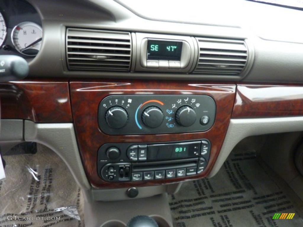 2002 Chrysler Sebring LXi Sedan Controls Photo #48235128