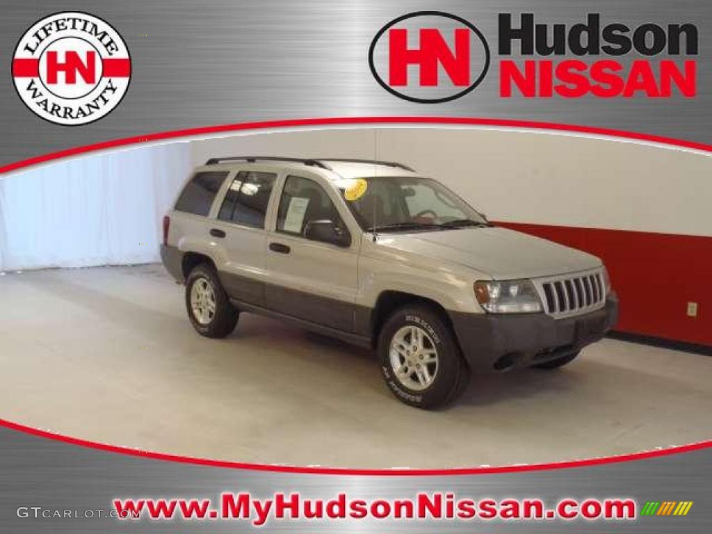 2004 Grand Cherokee Laredo - Bright Silver Metallic / Dark Slate Gray photo #1