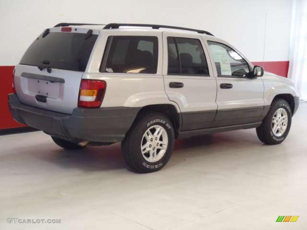 2004 Grand Cherokee Laredo - Bright Silver Metallic / Dark Slate Gray photo #3