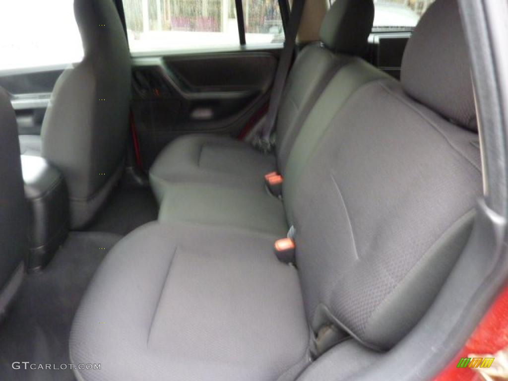 2004 Grand Cherokee Laredo 4x4 - Inferno Red Pearl / Dark Slate Gray photo #19