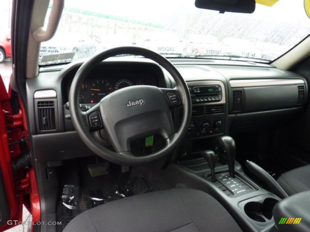 2004 Grand Cherokee Laredo 4x4 - Inferno Red Pearl / Dark Slate Gray photo #20
