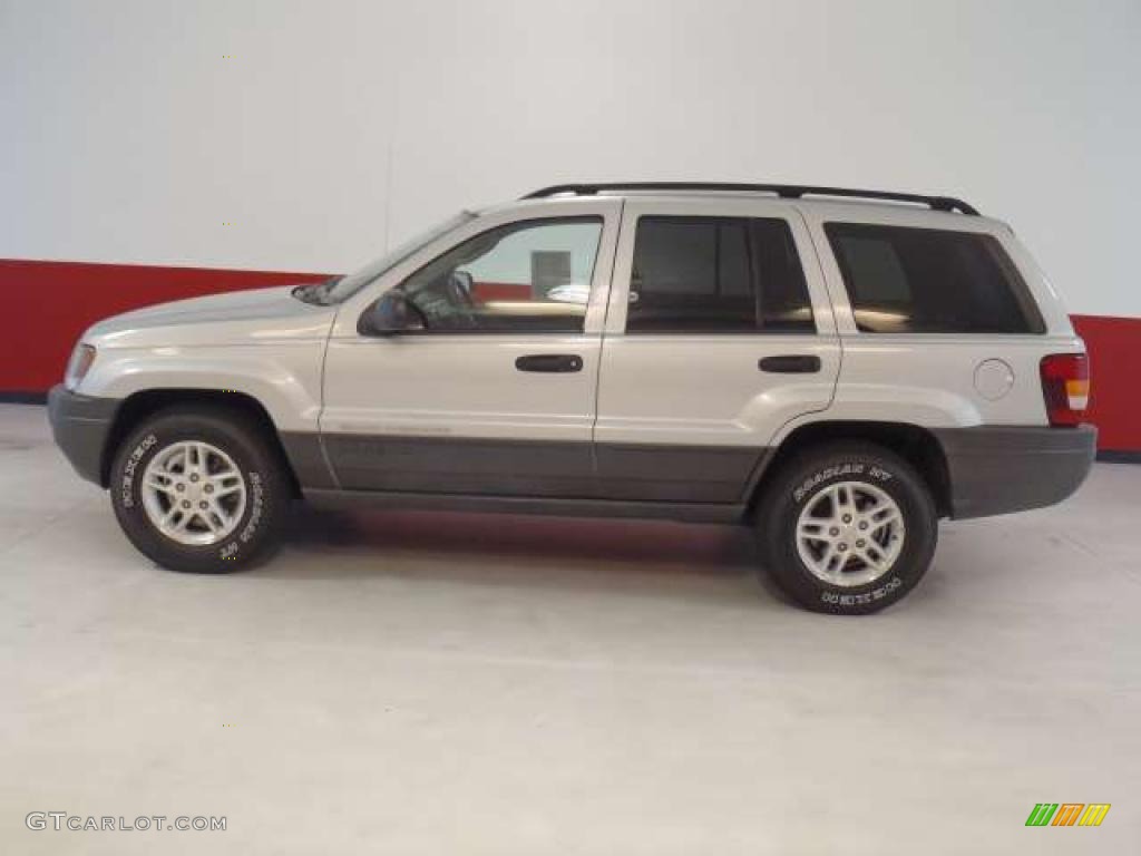 2004 Grand Cherokee Laredo - Bright Silver Metallic / Dark Slate Gray photo #6