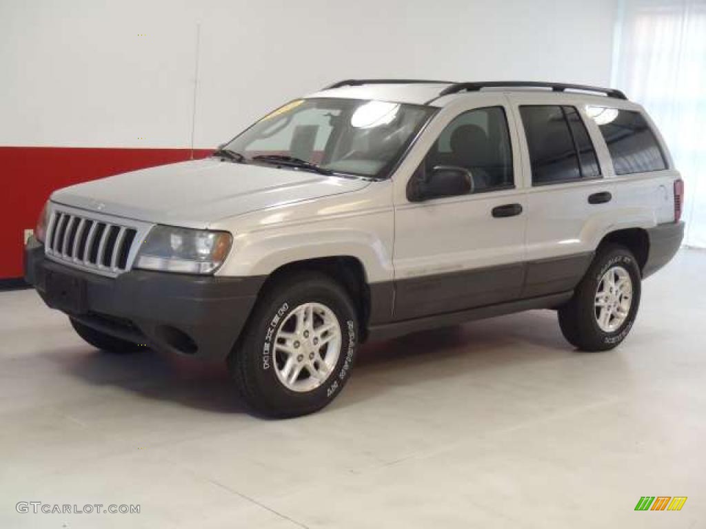 2004 Grand Cherokee Laredo - Bright Silver Metallic / Dark Slate Gray photo #7