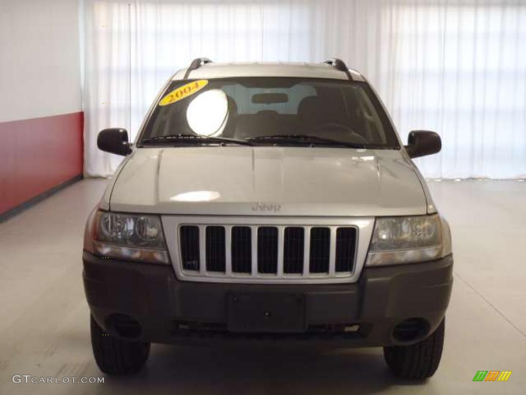 2004 Grand Cherokee Laredo - Bright Silver Metallic / Dark Slate Gray photo #8