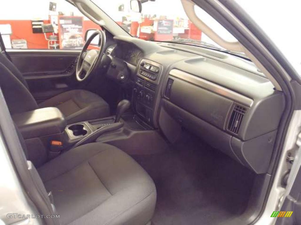 2004 Grand Cherokee Laredo - Bright Silver Metallic / Dark Slate Gray photo #15