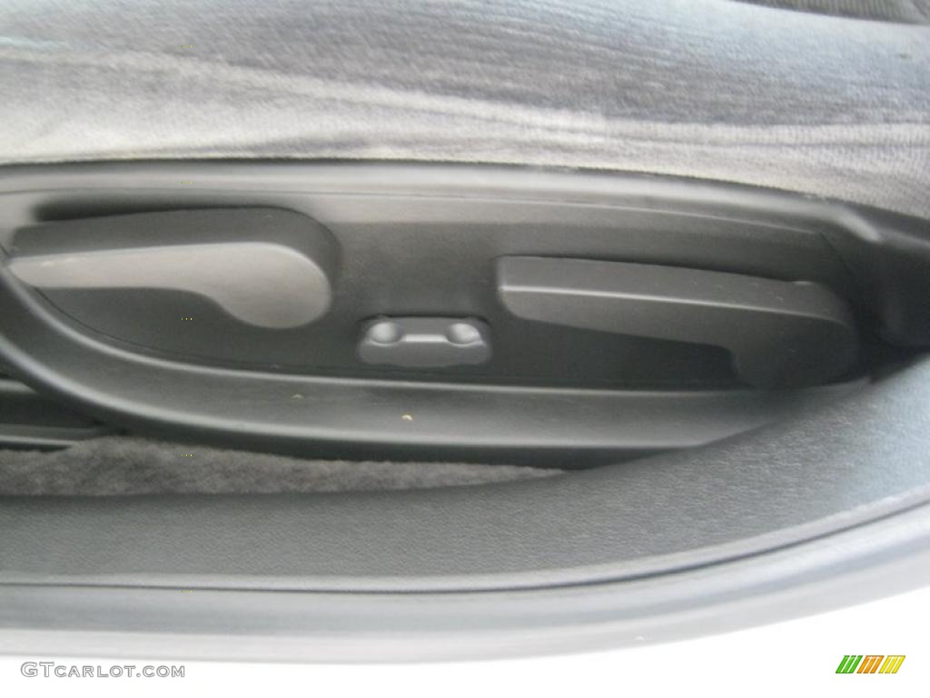 2010 Impala LS - Silver Ice Metallic / Gray photo #13