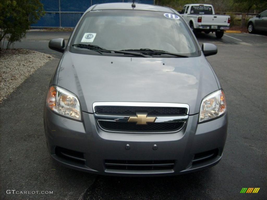2011 Aveo LT Sedan - Medium Gray / Charcoal photo #2