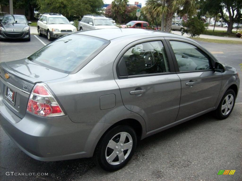 2011 Aveo LT Sedan - Medium Gray / Charcoal photo #5
