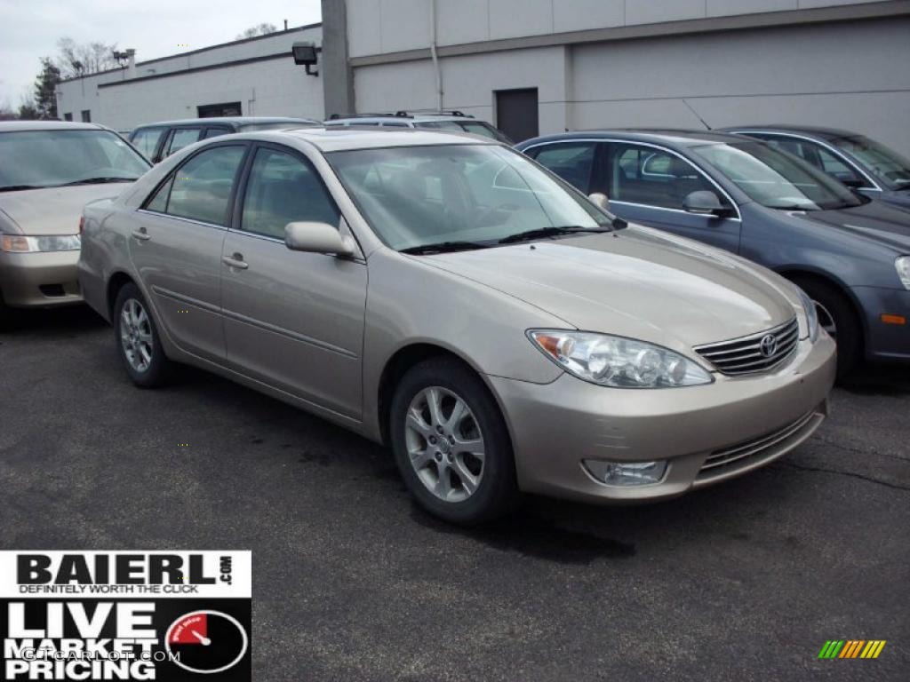 2005 Camry LE - Beige / Taupe photo #1