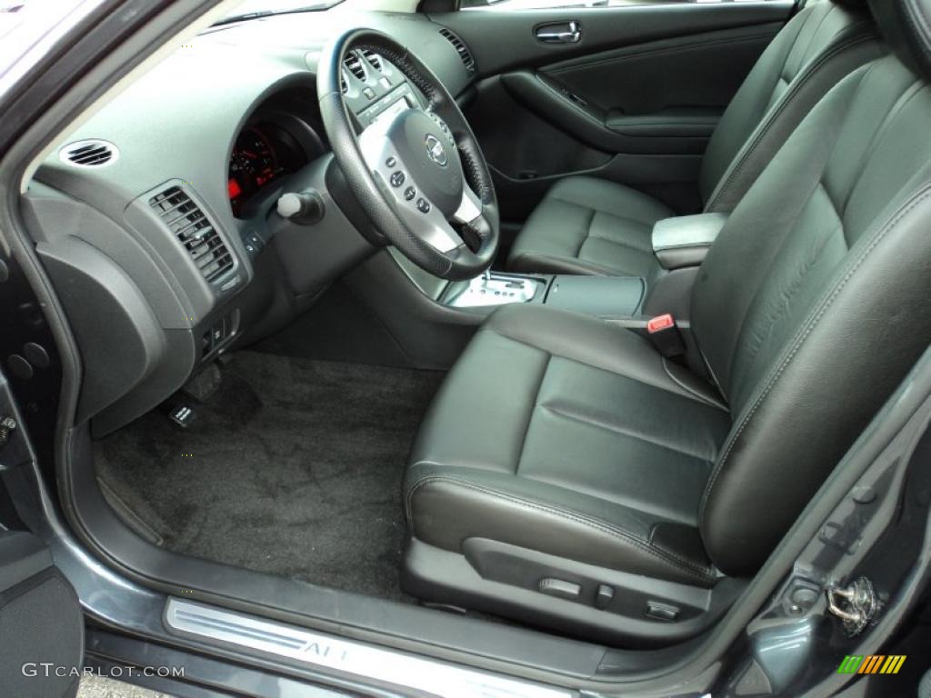 Charcoal Interior 2009 Nissan Altima 3.5 SE Photo #48244371