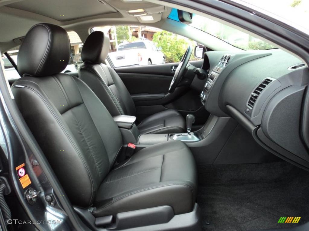 Charcoal Interior 2009 Nissan Altima 3.5 SE Photo #48244410