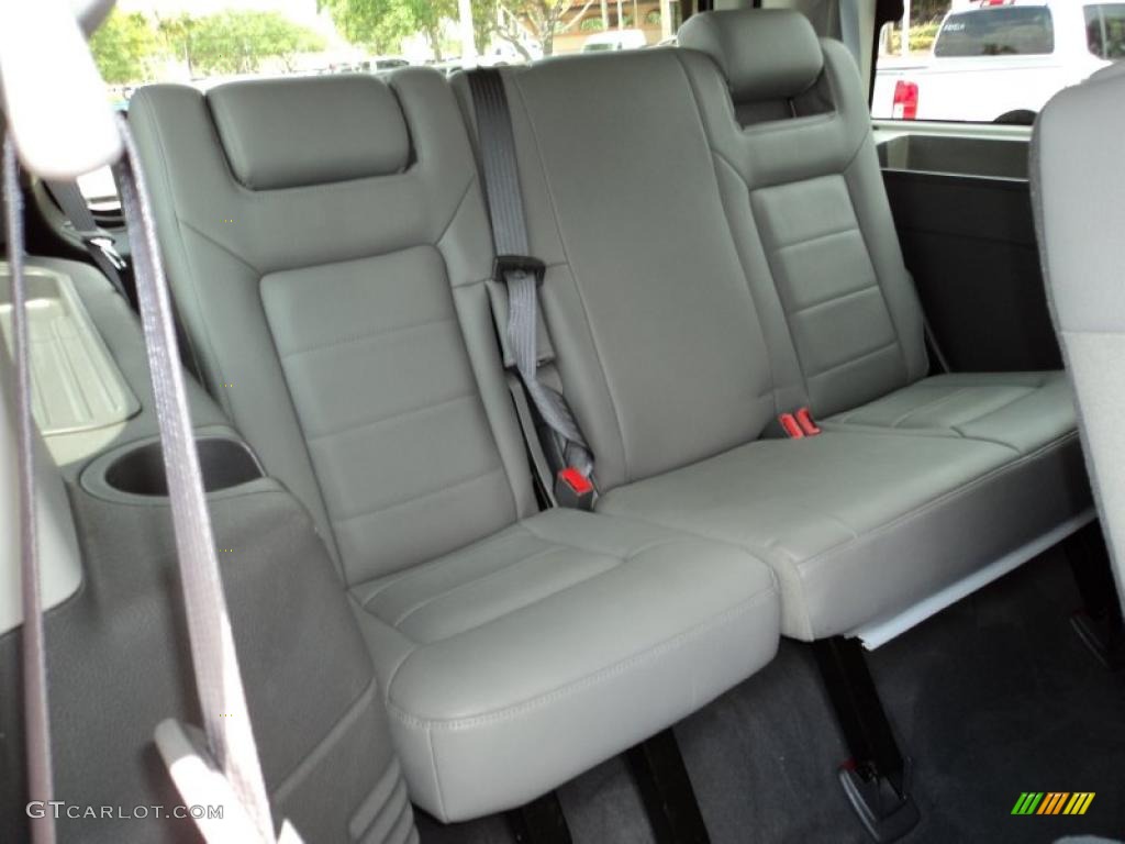 2003 Expedition XLT - Laser Red Tinted Metallic / Flint Grey photo #21