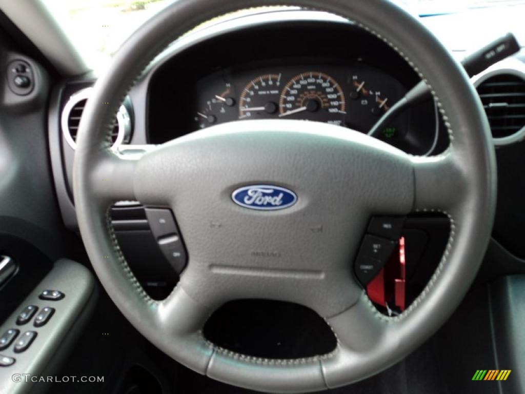 2003 Expedition XLT - Laser Red Tinted Metallic / Flint Grey photo #26