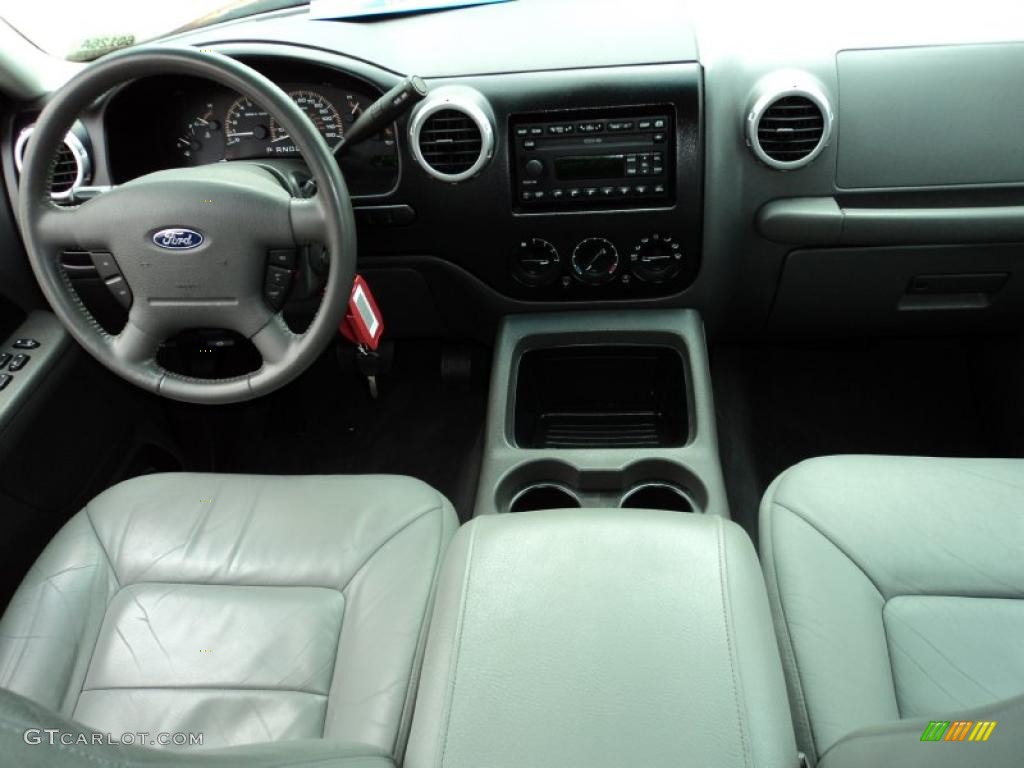 2003 Expedition XLT - Laser Red Tinted Metallic / Flint Grey photo #28