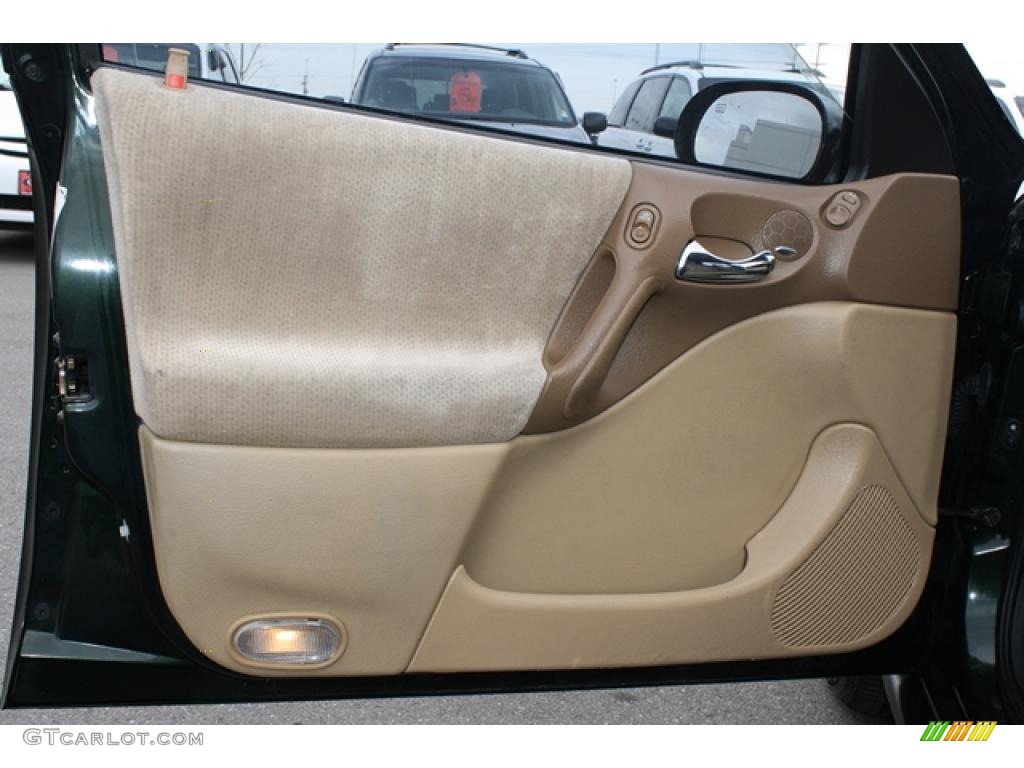 2001 Saturn L Series LW300 Wagon Tan Door Panel Photo #48247323