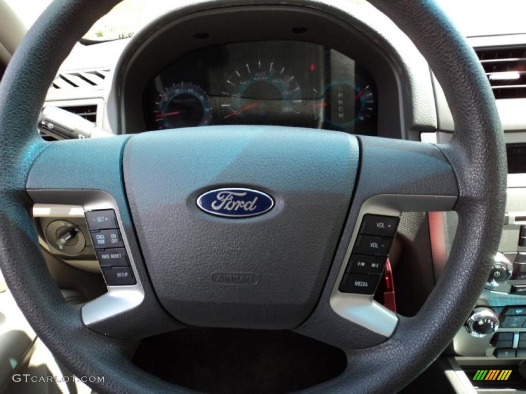 2010 Fusion SE V6 - Brilliant Silver Metallic / Medium Light Stone photo #24