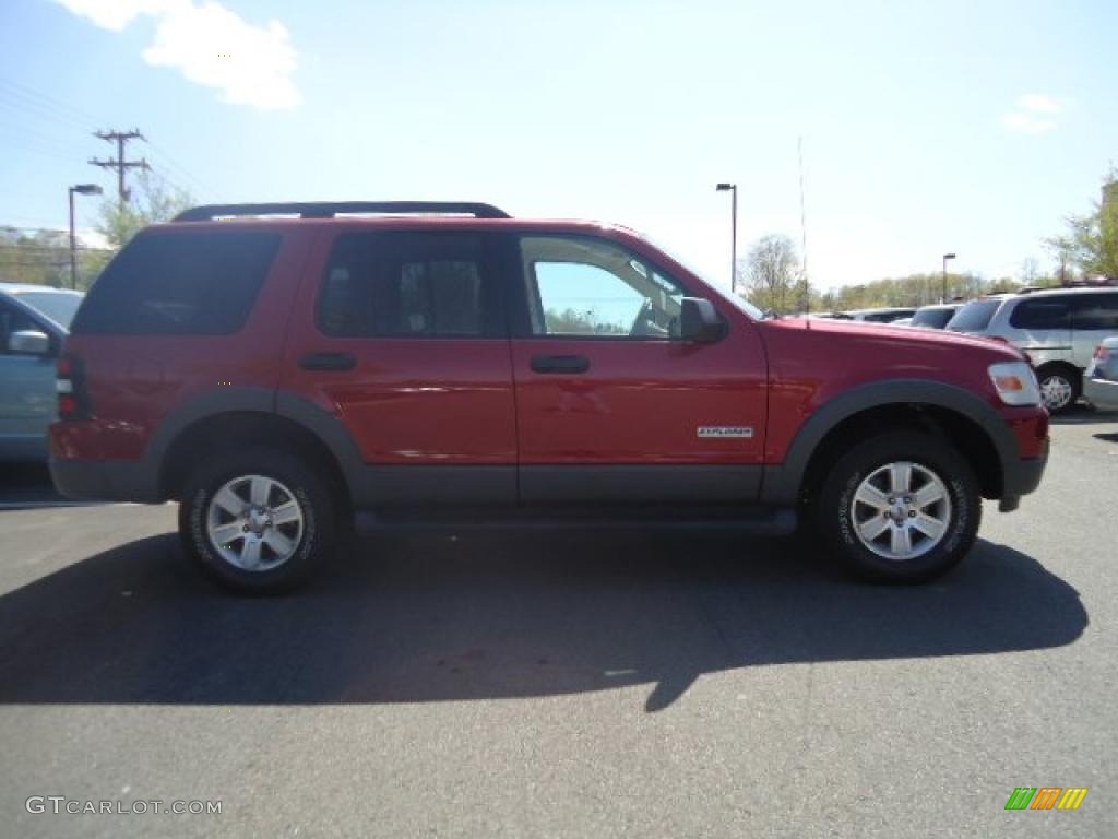2006 Explorer XLT 4x4 - Redfire Metallic / Camel photo #7