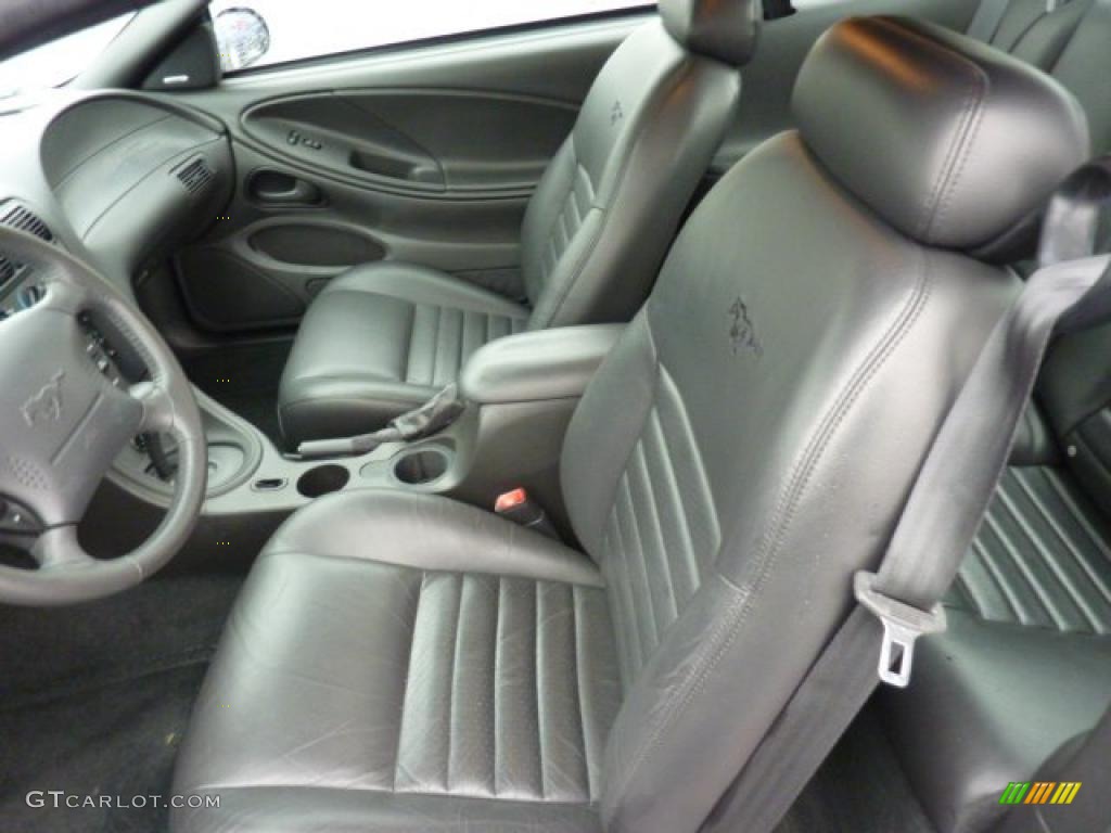 Dark Charcoal Interior 2004 Ford Mustang GT Coupe Photo #48250797