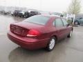 Merlot Pearl Clearcoat - Taurus SEL Photo No. 10