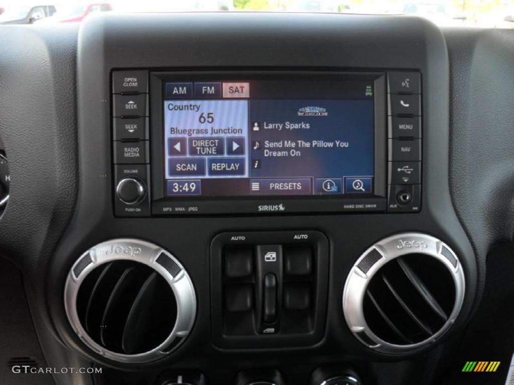 2011 Jeep Wrangler Unlimited Rubicon 4x4 Controls Photo #48252876