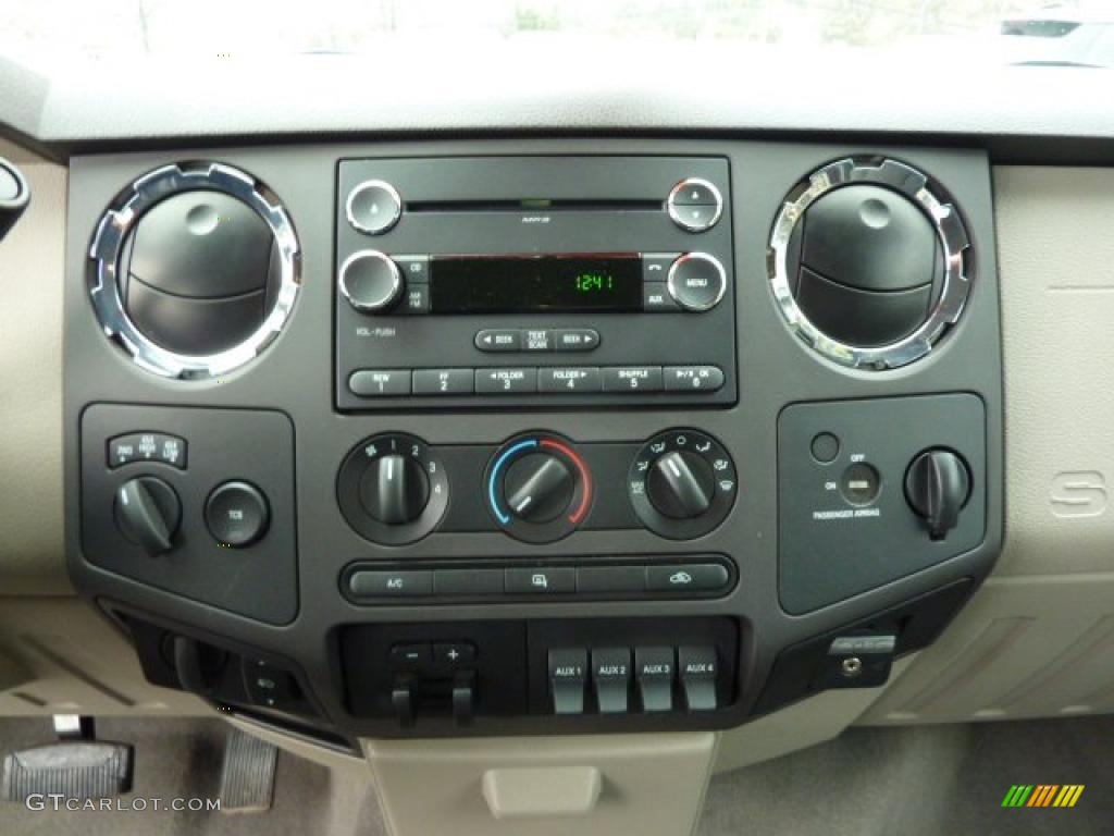 2010 Ford F250 Super Duty XLT SuperCab 4x4 Controls Photo #48255732