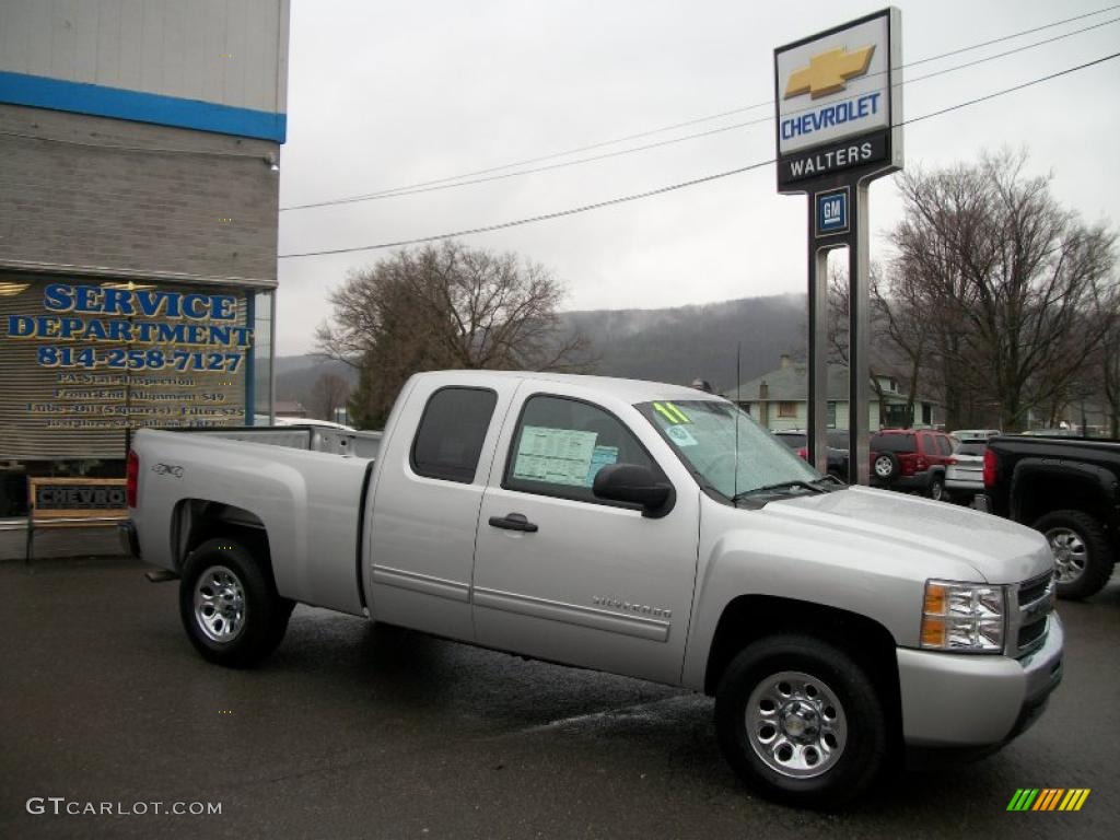 2011 Silverado 1500 LS Extended Cab 4x4 - Sheer Silver Metallic / Dark Titanium photo #1