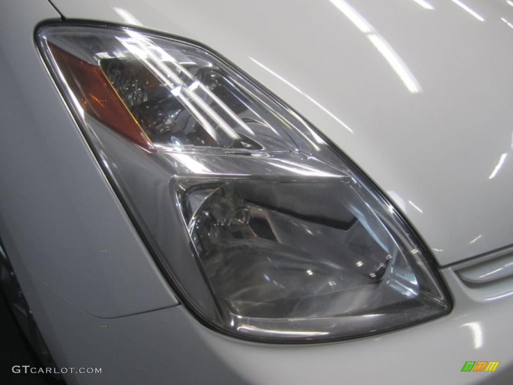 2005 Prius Hybrid - Super White / Gray/Burgundy photo #5