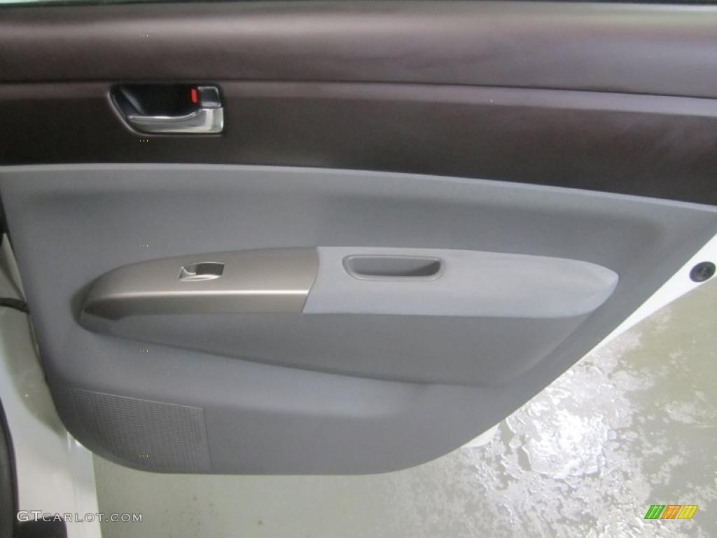 2005 Prius Hybrid - Super White / Gray/Burgundy photo #19