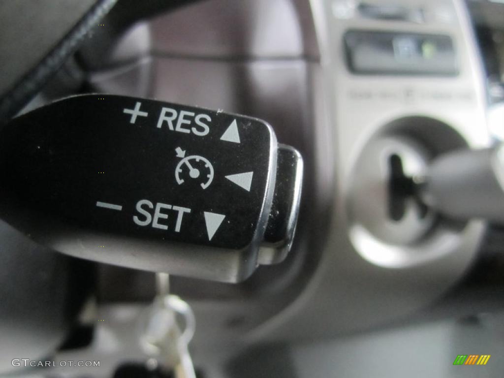 2005 Prius Hybrid - Super White / Gray/Burgundy photo #28