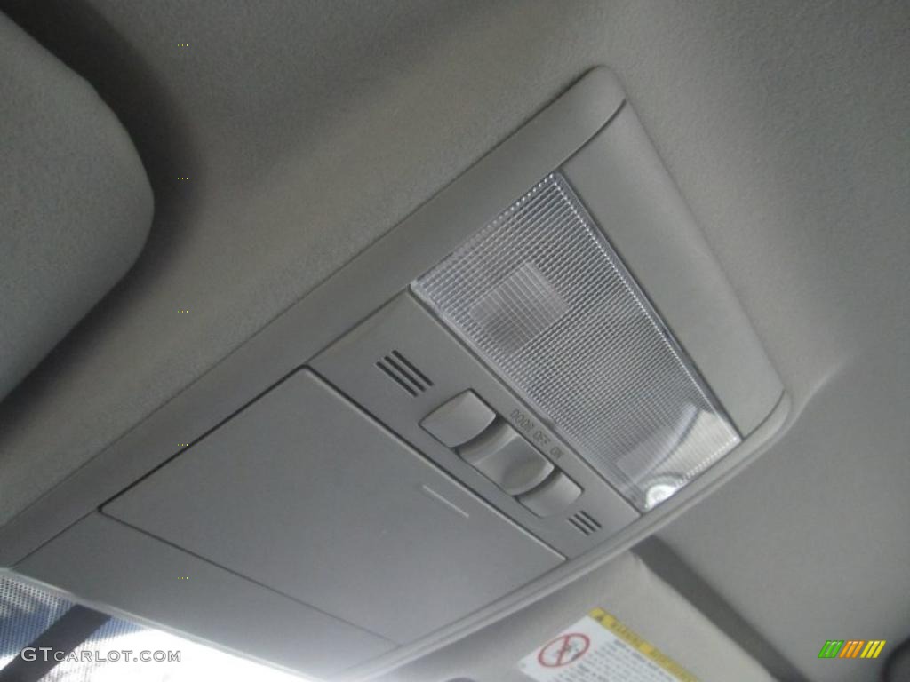 2005 Prius Hybrid - Super White / Gray/Burgundy photo #30