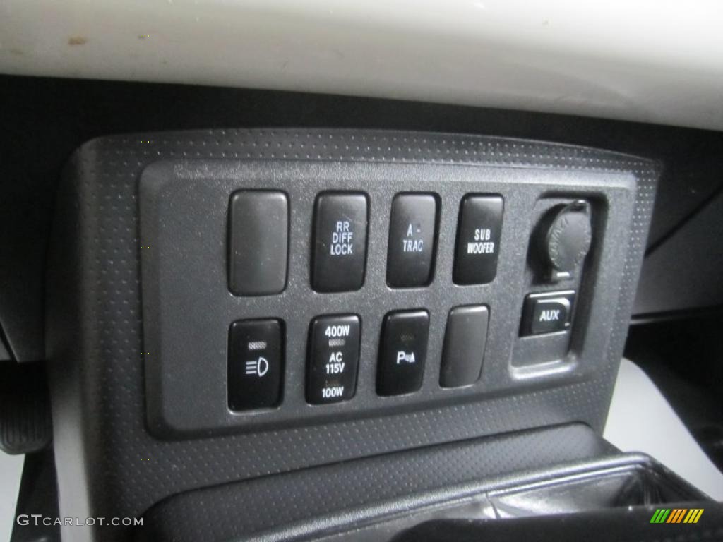 2008 Toyota FJ Cruiser Trail Teams Special Edition 4WD Controls Photo #48262332