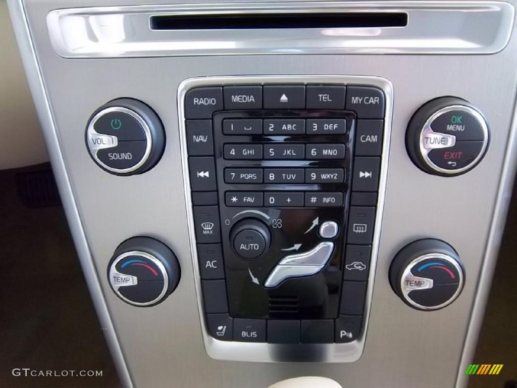 2011 Volvo XC60 3.2 AWD Controls Photo #48262800