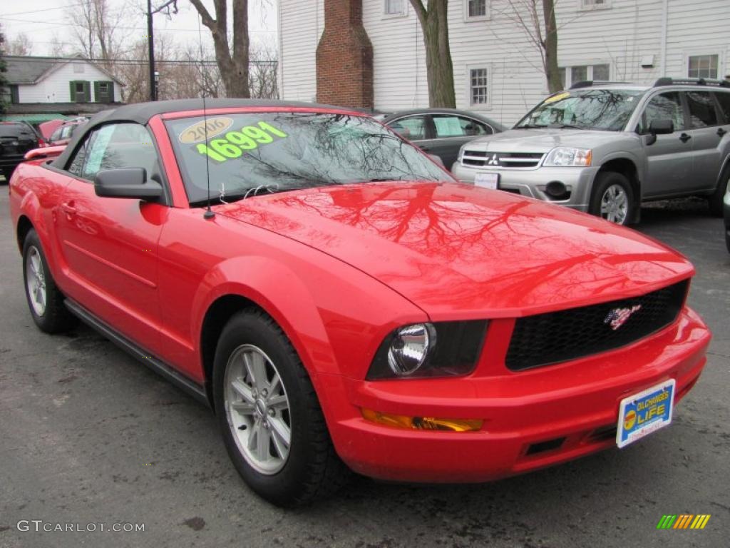 2006 Mustang V6 Premium Convertible - Torch Red / Dark Charcoal photo #21