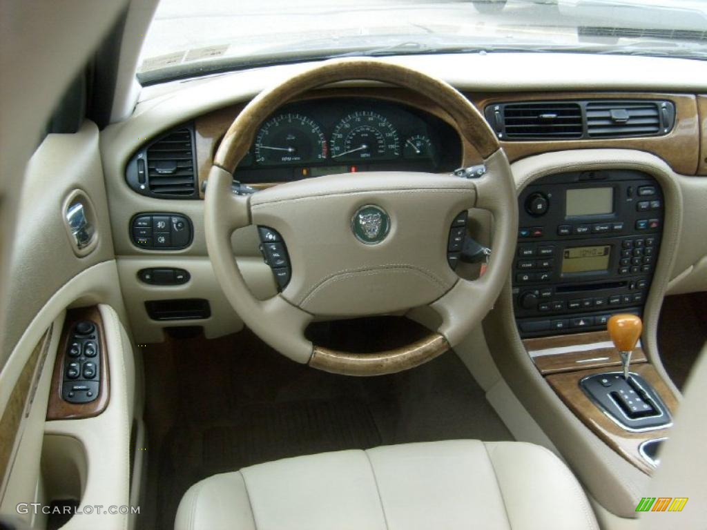 2004 Jaguar S-Type 4.2 Sand Dashboard Photo #48264462