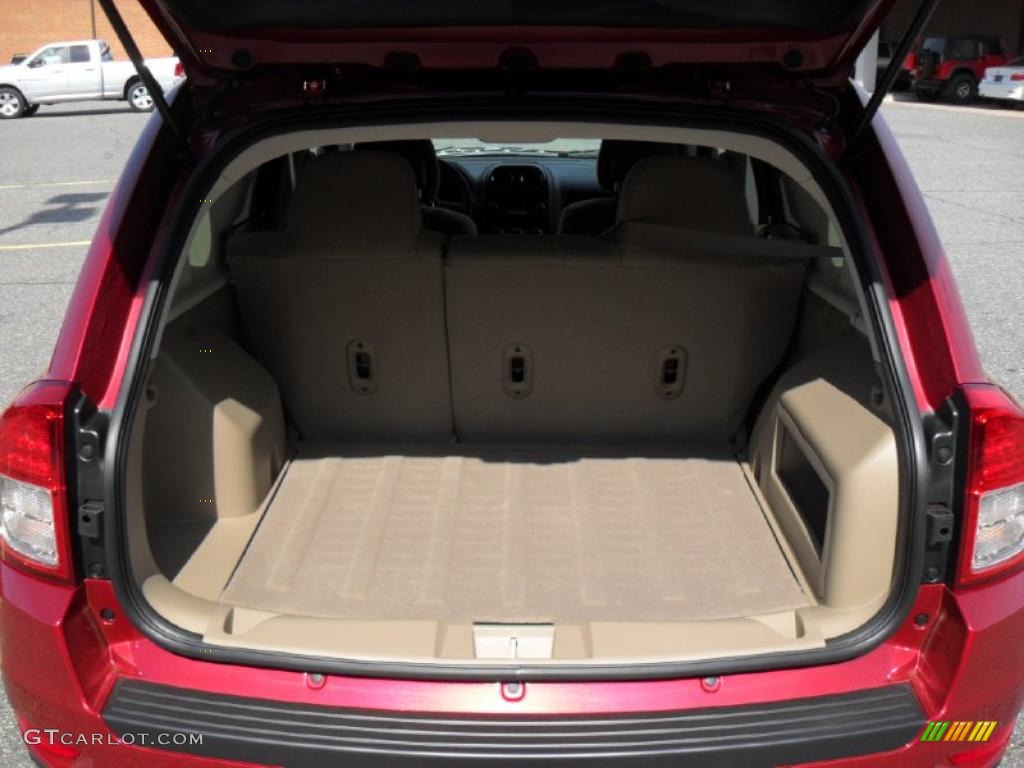 2011 Compass 2.4 Latitude - Deep Cherry Red Crystal Pearl / Dark Slate Gray/Light Pebble Beige photo #17