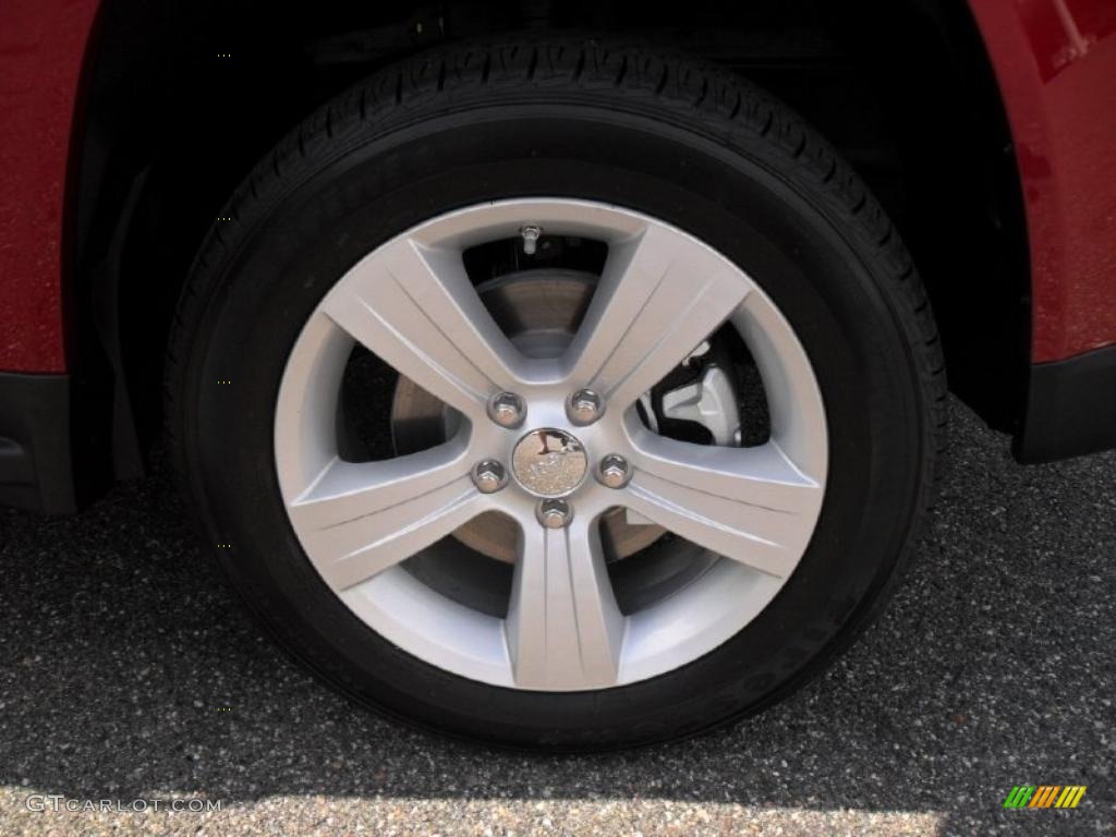 2011 Compass 2.4 Latitude - Deep Cherry Red Crystal Pearl / Dark Slate Gray/Light Pebble Beige photo #23