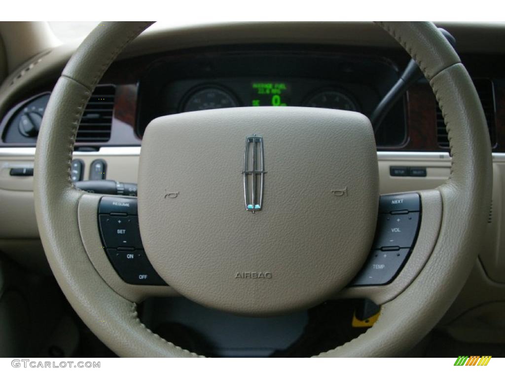 2007 Lincoln Town Car Signature Dove Steering Wheel Photo #48270754