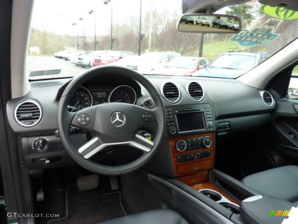 2009 ML 350 4Matic - Jade Green Metallic / Black photo #11