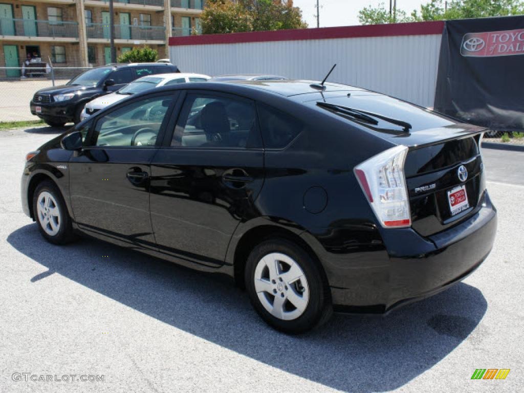 2010 Prius Hybrid IV - Black / Dark Gray photo #2