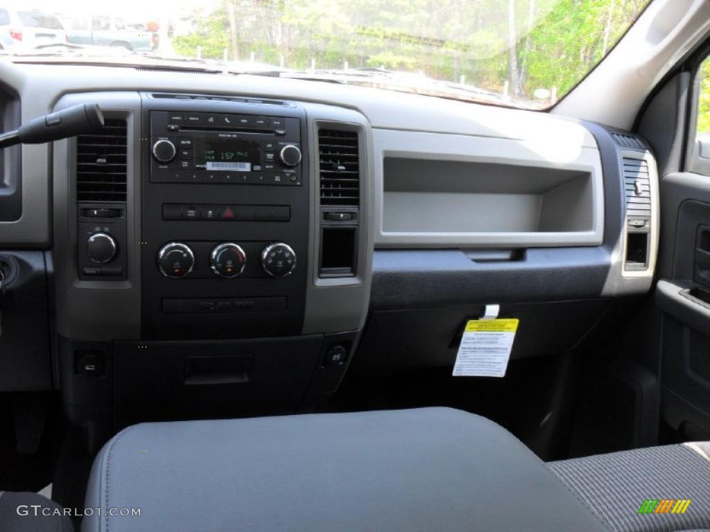 2011 Ram 1500 ST Quad Cab 4x4 - Hunter Green Pearl / Dark Slate Gray/Medium Graystone photo #16