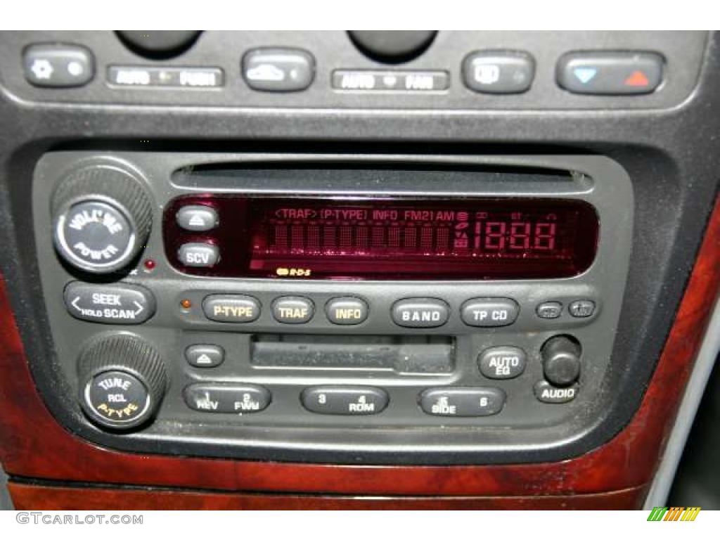 2003 Oldsmobile Aurora 4.0 Controls Photo #48272161