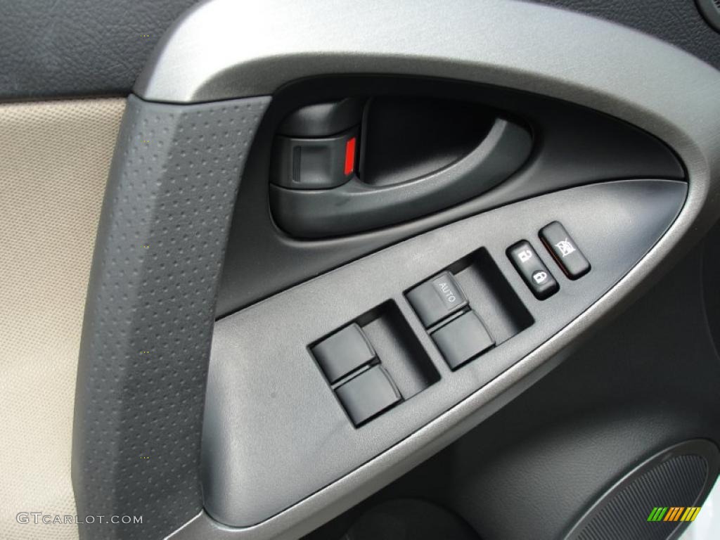 2011 Toyota RAV4 I4 Controls Photo #48275305