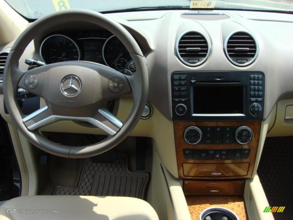 2009 Mercedes-Benz ML 350 4Matic Cashmere Dashboard Photo #48275881
