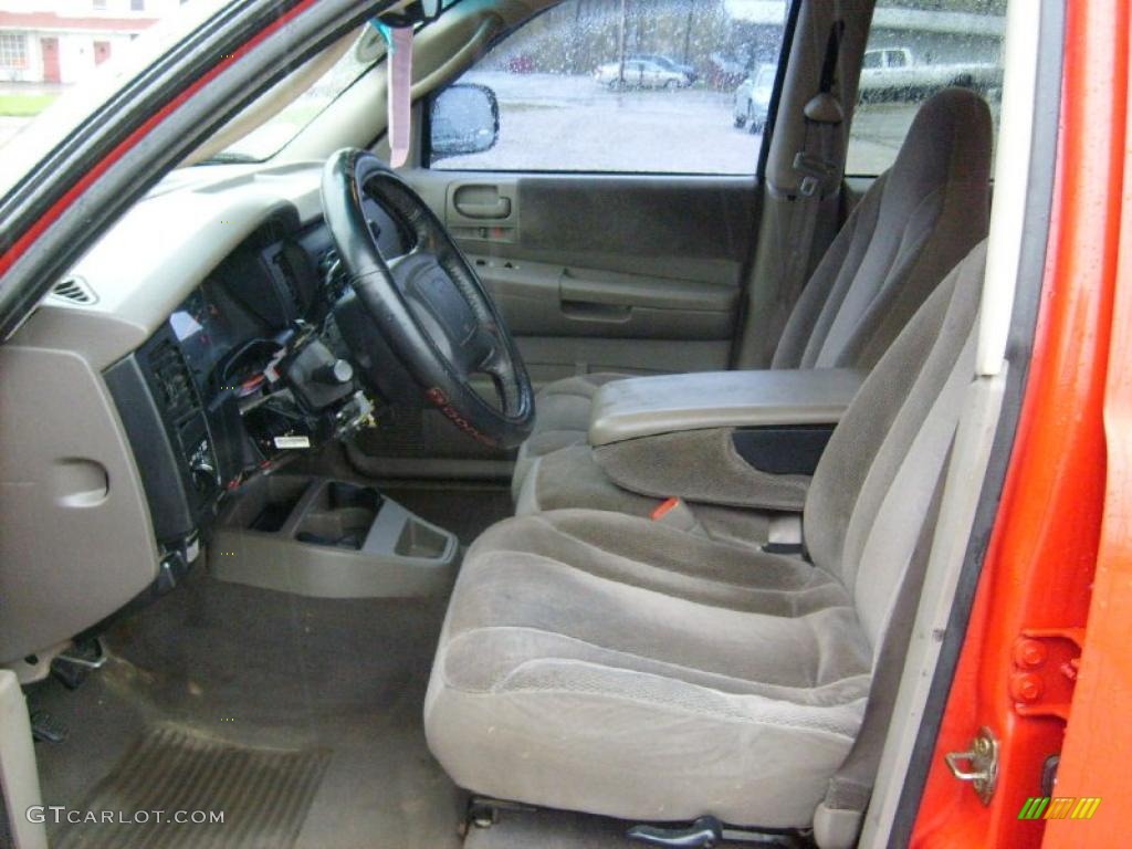 2001 Dakota Sport Quad Cab 4x4 - Flame Red / Taupe photo #10