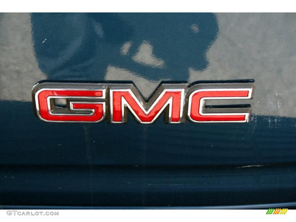 2002 GMC Safari SLE Passenger Conversion Marks and Logos Photo #48278959
